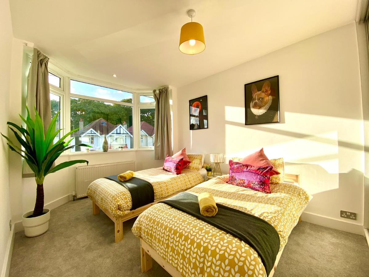 2 Min Walk To The Best Beach! Stunning Newly Refurbished Stylish 2 Bedroom Apartment! - Great Location - Free Parking - Fast Wifi - Smart Tv - Sleeps Up To 4! Close To Bournemouth & Poole Town Centre & Sandbanks Eksteriør billede